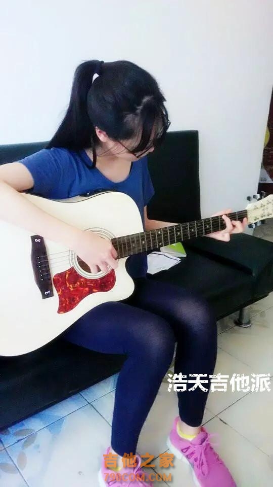 现在的女生学吉他都非常牛呀！秀下我的吉他女学生们私照片吧！