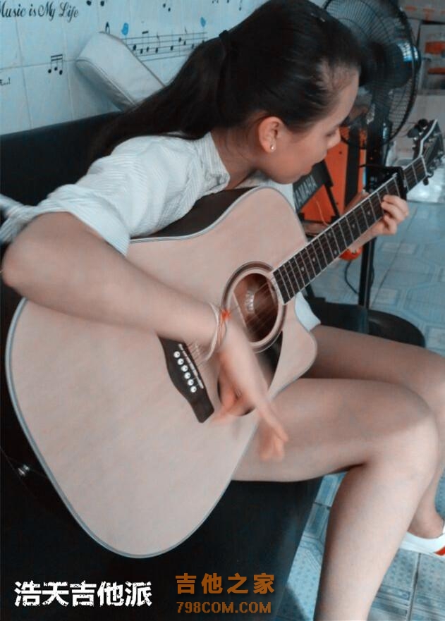 现在的女生学吉他都非常牛呀！秀下我的吉他女学生们私照片吧！